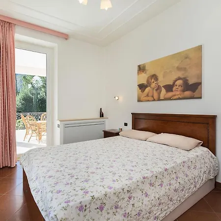 فيلة Villarenza Oliveto Lario
