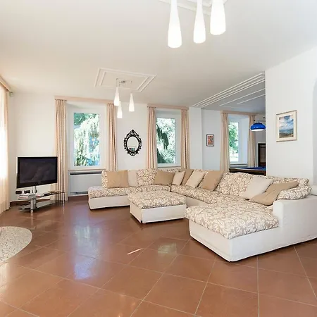 Villarenza Villa