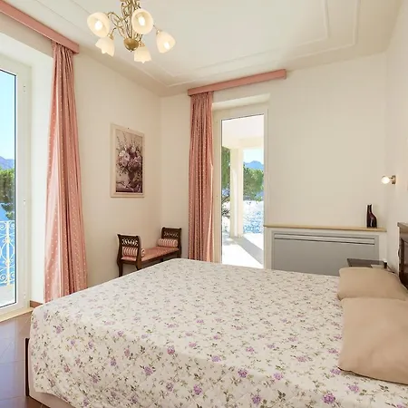فيلة Villarenza Oliveto Lario